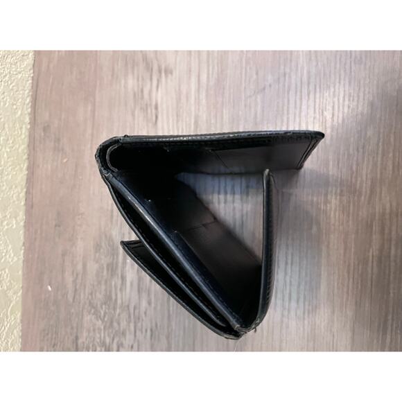 Louis Vuitton Epi Leather Trifold Wallet in Black | Vintage LV Organizer - Picture 5 of 8